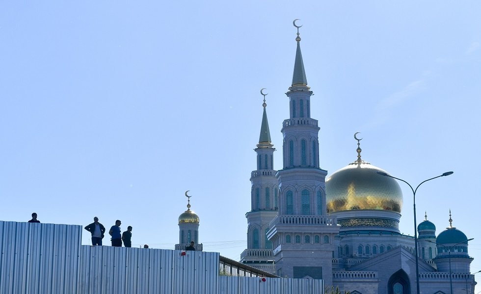 إمام المسجد النبوي يشيد بالمستوى التنظيمي المتميز لمسابقة تلاوة القرآن الكريم في موسكو