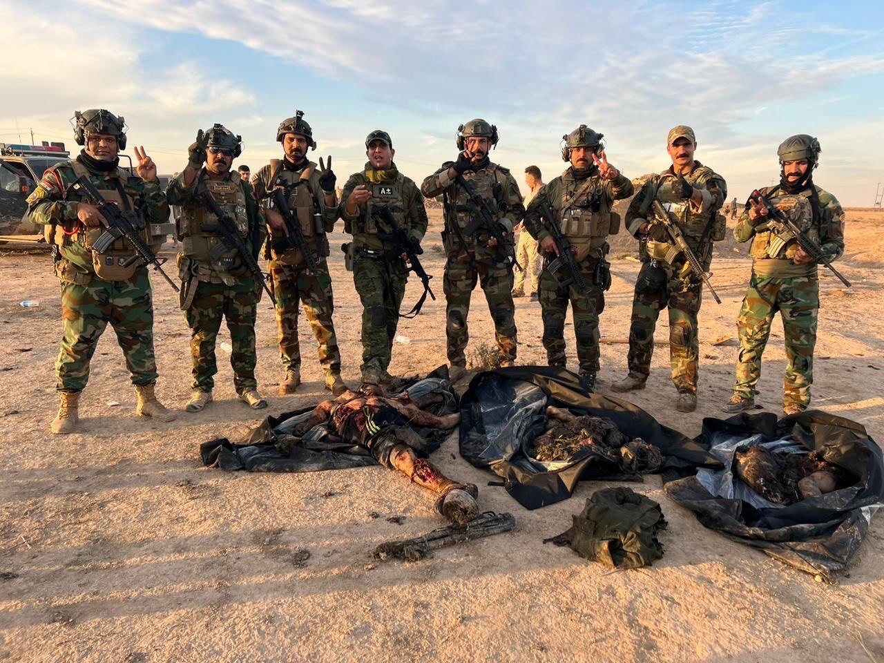 دمرت مضافاتهم.. العثور على أشلاء عناصر من