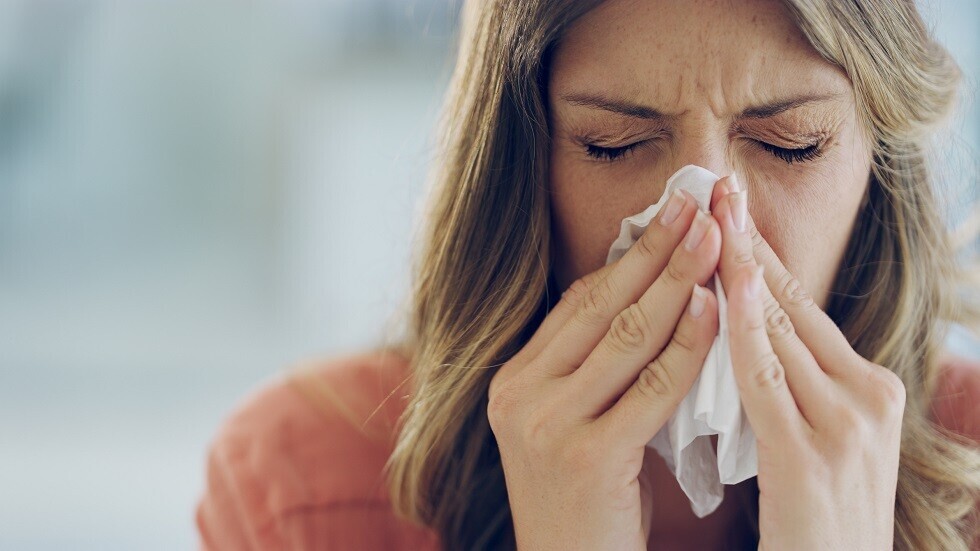 10 علاجات منزلية لوقف سيلان الأنف الناتج عن البرد والإنفلونزا والحساسية