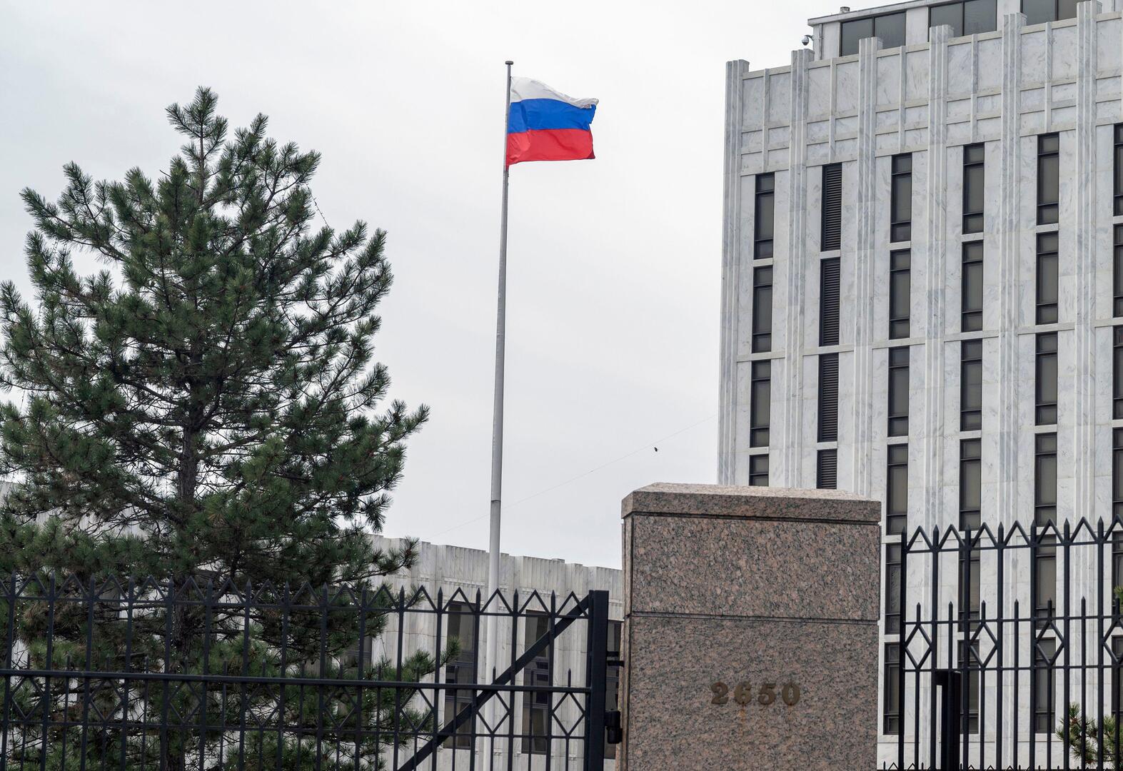 السفارة الروسية بواشنطن تعلق على إعلان CIA سعيها للتعاون مع مواطنين روس
