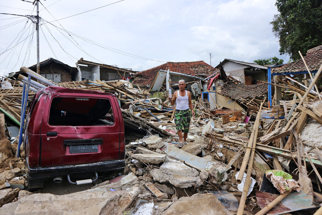 وكالة: ارتفاع حصيلة ضحايا زلزال إندونيسيا إلى 310 قتلى