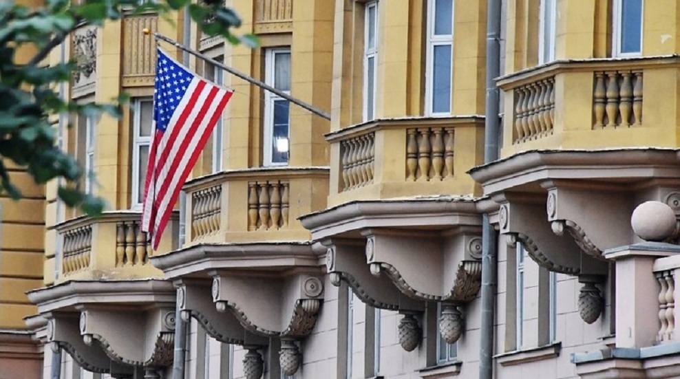 القائمة بأعمال السفير الأمريكي تكشف عن قنوات اتصال بين موسكو وواشنطن ومهامها