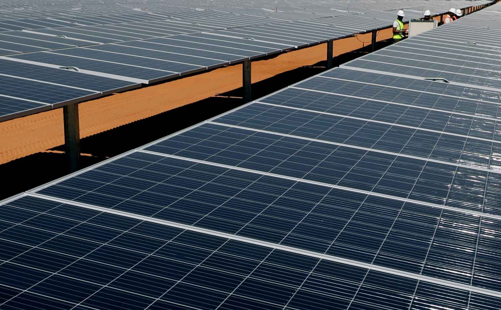 مصر تلغي مشروعا للطاقة الشمسية في أسوان