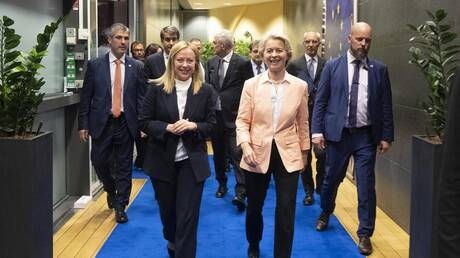 وصول ميلوني إلى بروكسل وسط دعوات لتعاون إيطاليا مع الاتحاد الأوروبي (صور + فيديو)