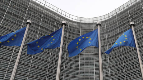 رويترز: الاتحاد الأوروبي يؤجل الاجتماع لتحديد سقف سعر النفط الروسي