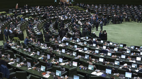 البرلمان الإيراني یصدق علی انضمام البلاد لمنظمة شنغهاي للتعاون