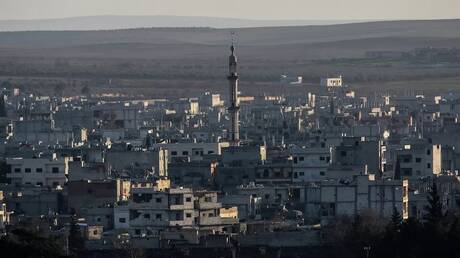 وسائل إعلام: الجيش السوري يرسل تعزيزات ومدرعات إلى عين العرب بعد هجوم تركي عنيف