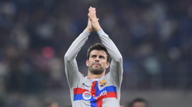 مدافع برشلونة جيرارد بيكيه يعلن اعتزاله بشكل مفاجئ