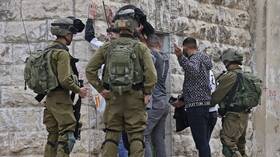إسرائيل: اعتقال فلسطيني يحمل سكينا في الضفة الغربية