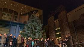 توفيرا للكهرباء.. شجرة ميلاد المستشار الألماني ستضاء يوميا 4 ساعات فقط