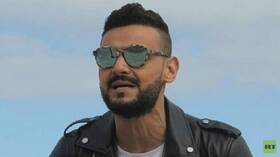 أول ظهور لرامز جلال مع لاعب كرة قدم شهير بعد أنباء إصابته بالعمى (صورة)