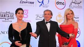 صورة لخالد يوسف بعد سنوات من الغياب تثير التساؤلات في مصر