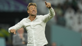 أول تعليق لمدرب منتخب السعودية بعد الخسارة أمام بولندا