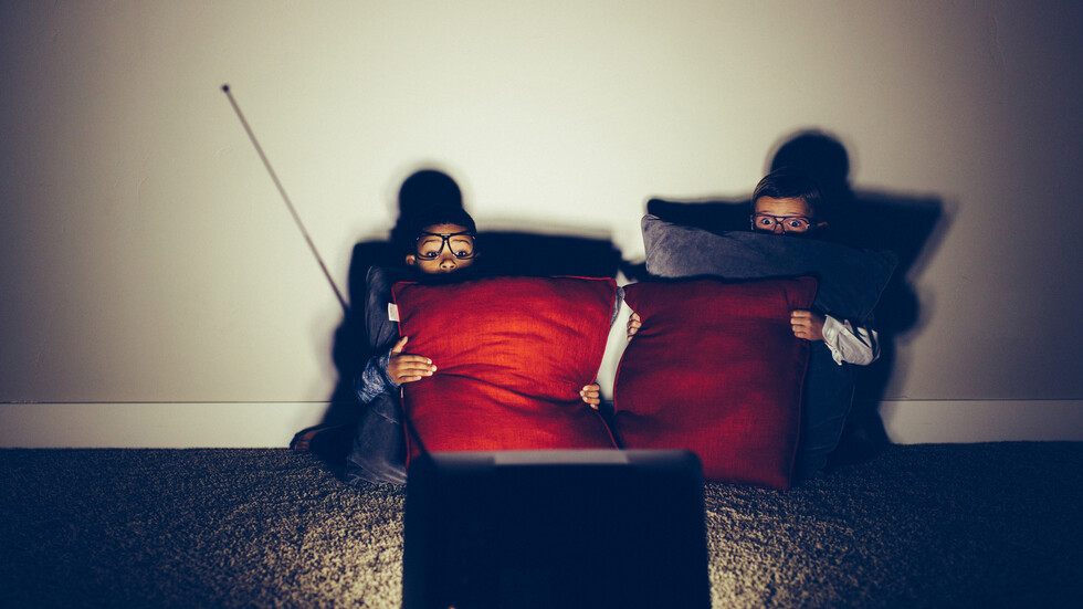 دراسة تكشف عن ممارسة يقوم بها الأطفال ليلا تهددهم بالإدمان على القمار والتدخين عند البلوغ!