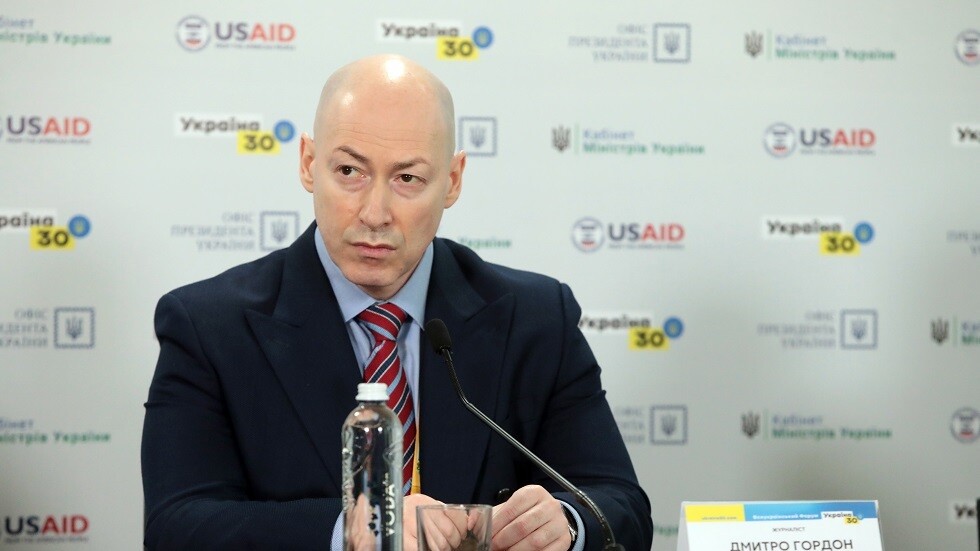 صحفي أوكراني مؤثر يحث زيلينسكي على دفع الجيش الأوكراني لدخول بريدنيستروفيه