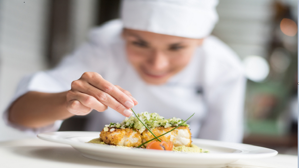 علماء النفس يجدون خدعة غريبة تغير "مذاق الطعام"!