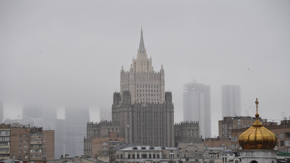 الخارجية الروسية تعد بالرد على طرد أحد دبلوماسييها من ليتوانيا