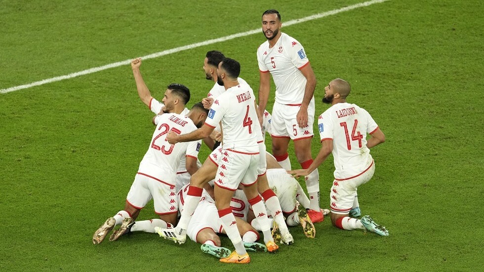 مهاجم المنتخب التونسي وهبي الخزري يعتزل اللعب دوليا (صور + فيديو)