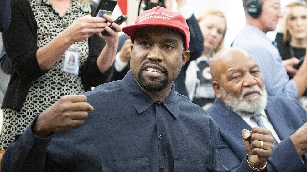 إيلون ماسك سيحظر حساب كاني ويست على "تويتر" مرة أخرى بتهمة "معاداة السامية"