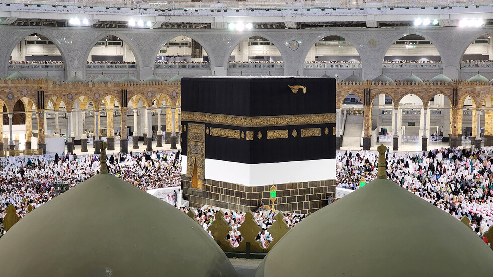 السعودية.. بدء اشتراط تسجيل البصمة لإصدار تأشيرات العمرة للقادمين من 5 دول