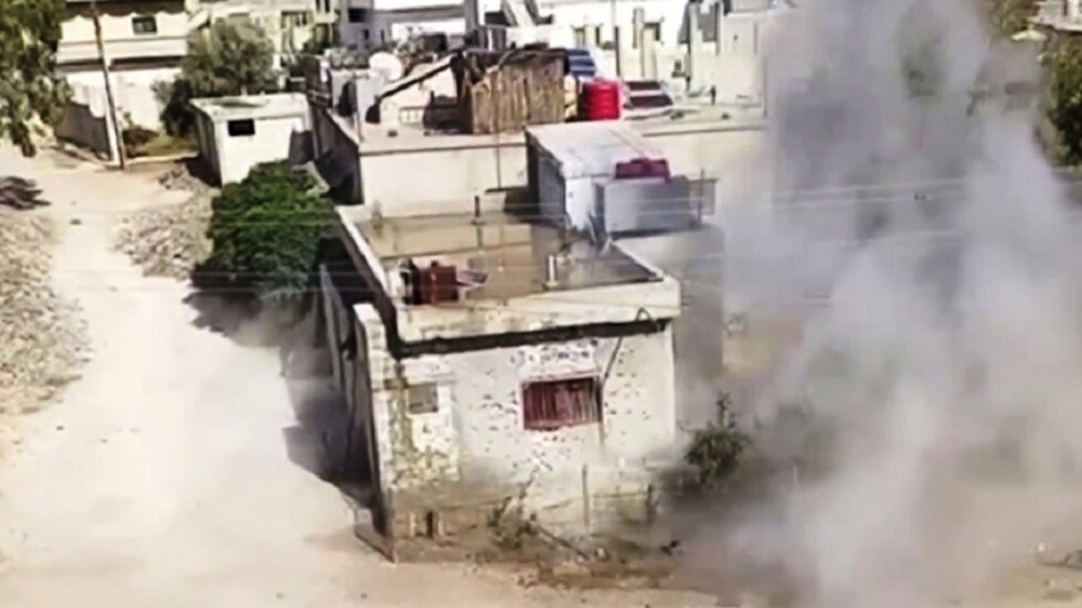 شاهد.. وكالة تركية تنشر فيديو للعملية الأمنية التي قتل فيها زعيم "داعش" في درعا جنوب سوريا