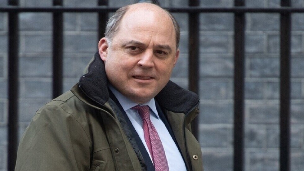 وزير الدفاع البريطاني: العملية العسكرية الروسية في أوكرانيا أظهرت ضعف المدفعية البريطانية