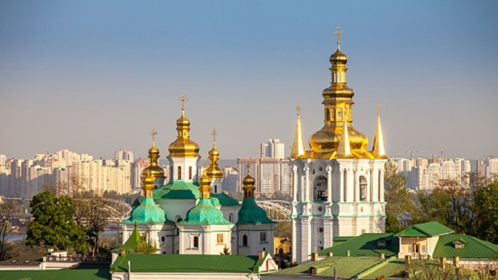 زاخاروفا: نظام كييف يسعى لتفريق الأرثوذكس في أوكرانيا