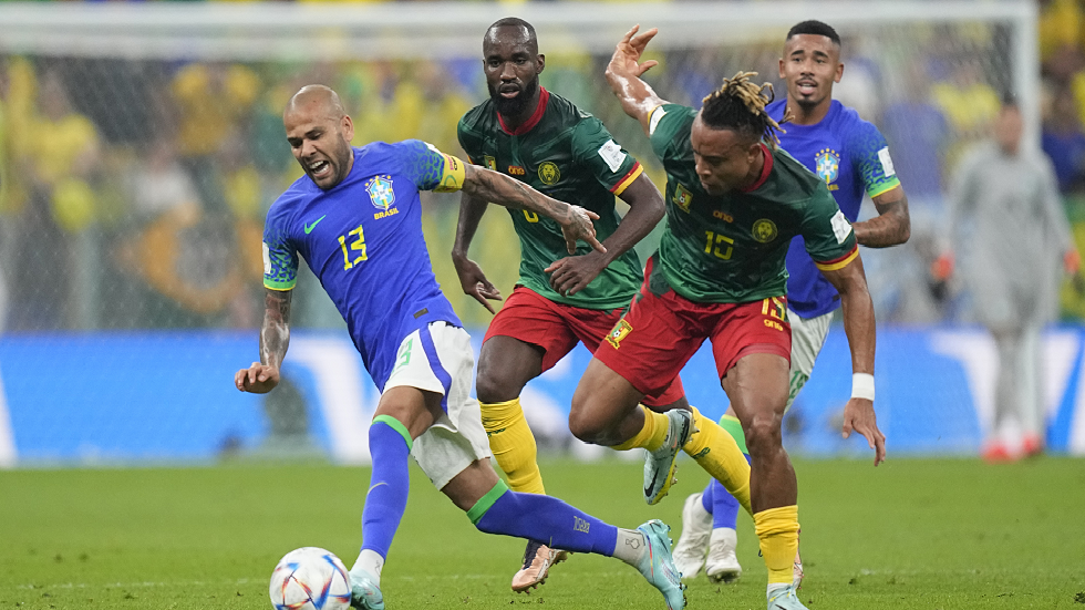 البرازيلي داني ألفيش يدخل تاريخ كأس العالم