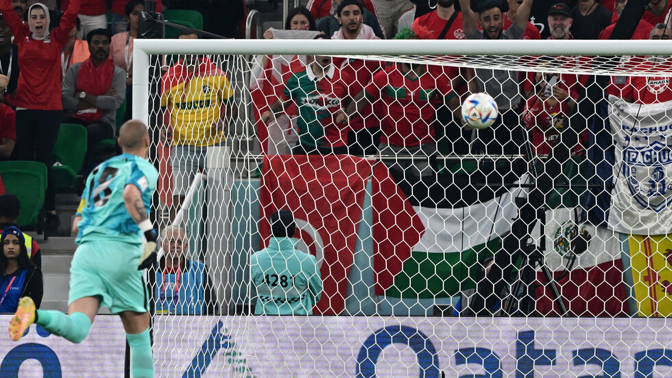 طرد معلق رياضي بين شوطي مباراة المغرب وكندا بسبب