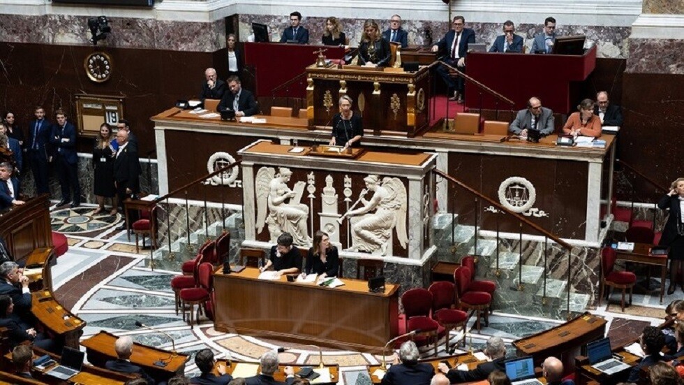 برلماني فرنسي يقدم نصيحة للاتحاد الأوروبي لتجنب 