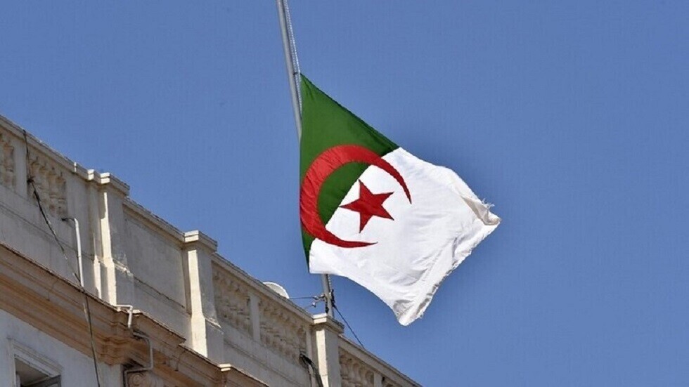 صحيفة: تحركات غربية "مشبوهة" تستهدف الجزائر وعلاقاتها العسكرية مع روسيا