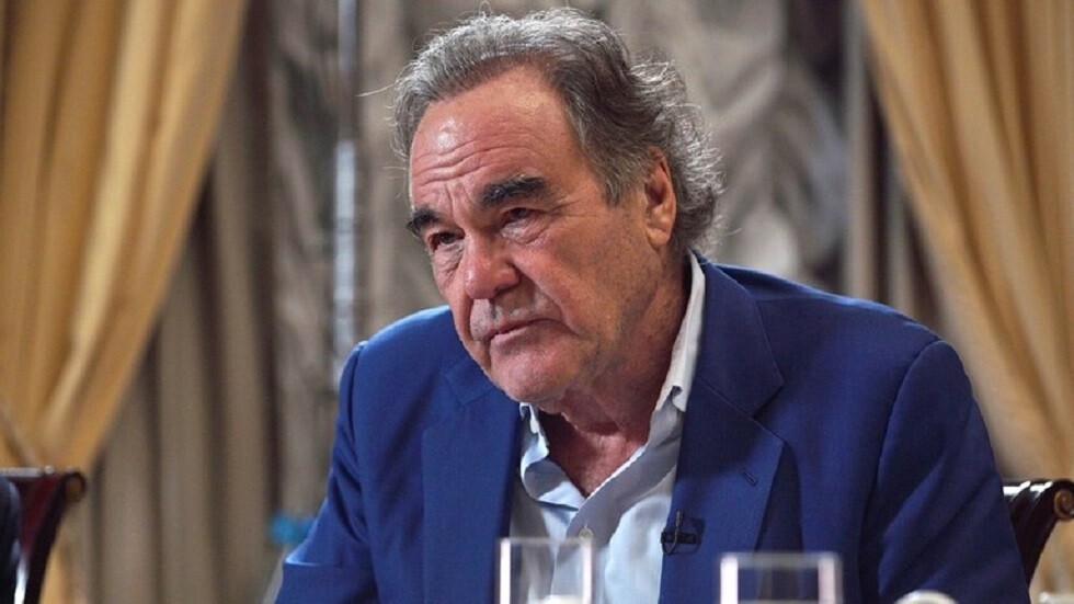 مخرج أمريكي يتحدث من السعودية عن سياسة خطيرة ينتهجها بايدن