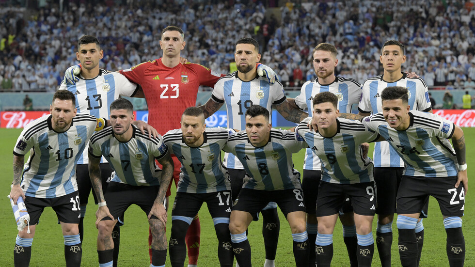 المنتخب الأرجنتيني يتلقى ضربة قبل مواجهة هولندا في مونديال قطر