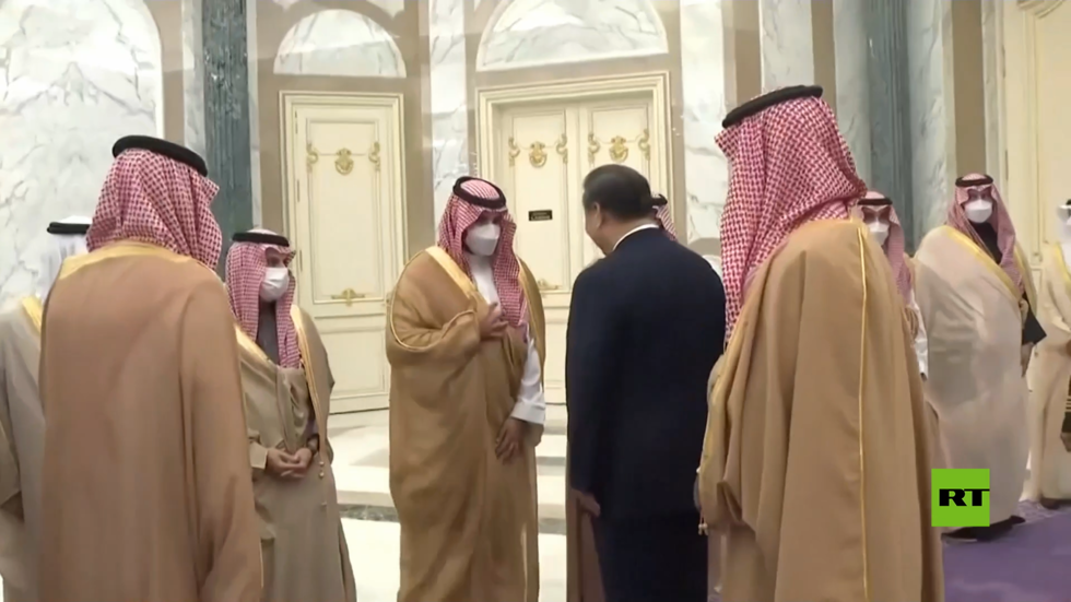 محادثات بين شي جين بينغ ومحمد بن سلمان قبيل القمة الصينية العربية