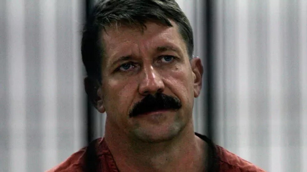 فيكتور بوت المفرج عنه في تبادل سجناء مع الولايات المتحدة يصل موسكو