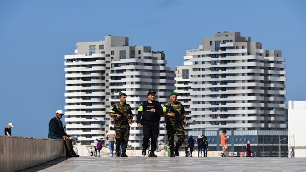 استغل إزالة الأصفاد أمام القاضي.. فرار سجين من محكمة في المغرب
