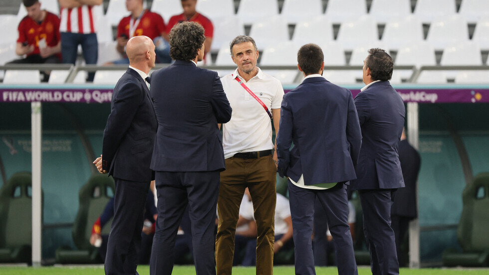 صاعقة المغرب تطيح بمسؤول جديد في المنتخب الإسباني