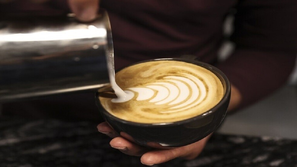 طبيب يحذر من خطر القهوة على صحة البعض