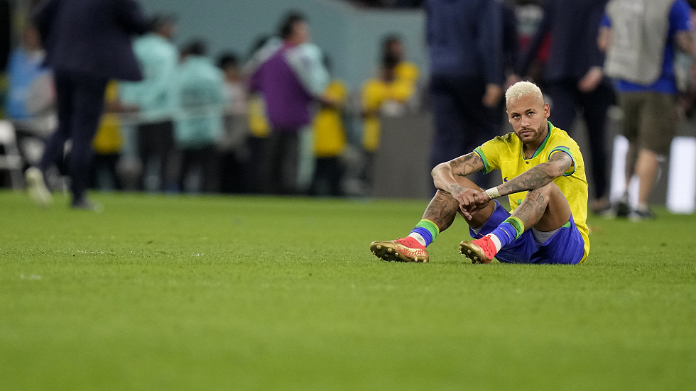 نيمار يعادل رقم بيليه التاريخي في ليلة "سوداء" في البرازيل (فيديو)