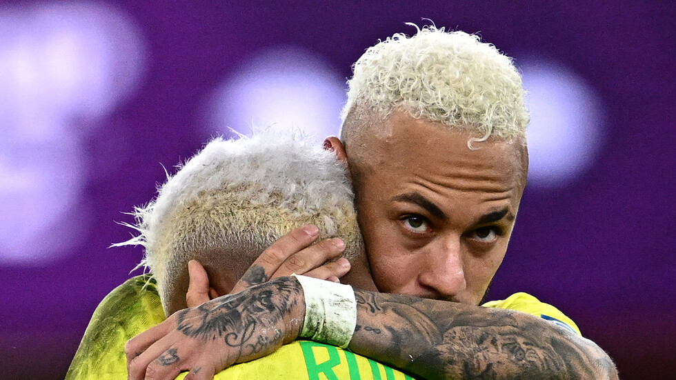 لحظات مؤثرة.. مواساة 