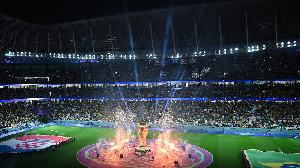 ملعب مونديالي جديد يخرج من الخدمة في قطر