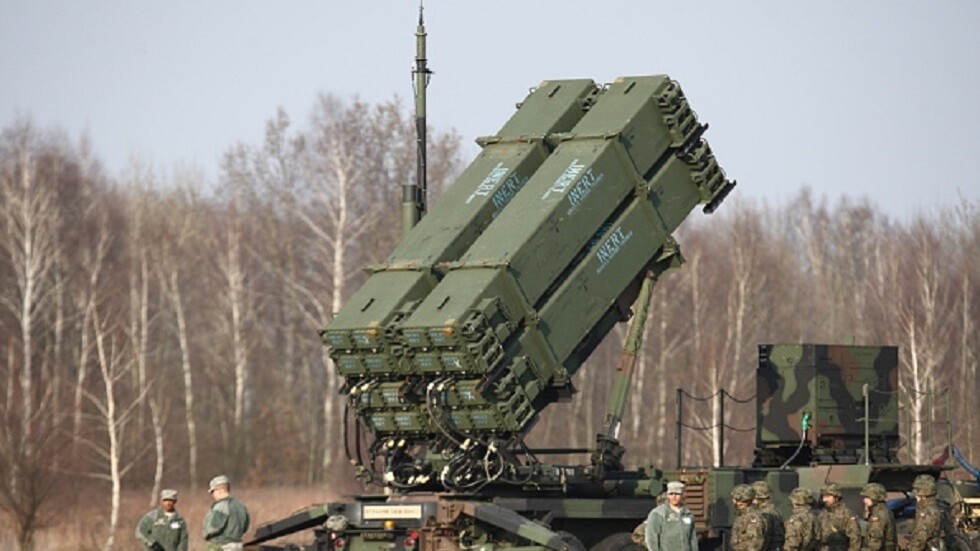 "نيويورك تايمز": التوتر الذي تتسبب به أوكرانيا بين ألمانيا وبولندا يهدد وحدة الناتو