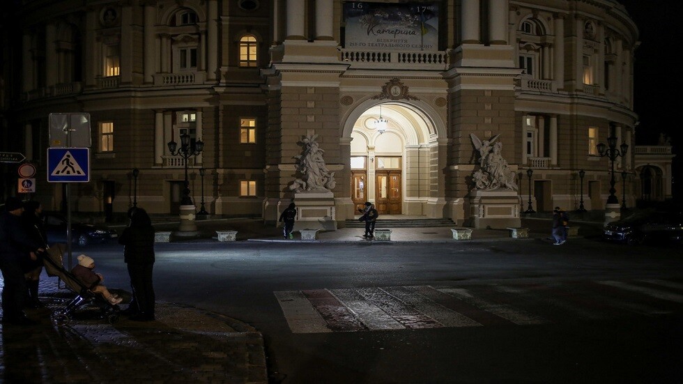 زيلينسكي: أكثر من 1.5 مليون من سكان منطقة أوديسا بدون كهرباء