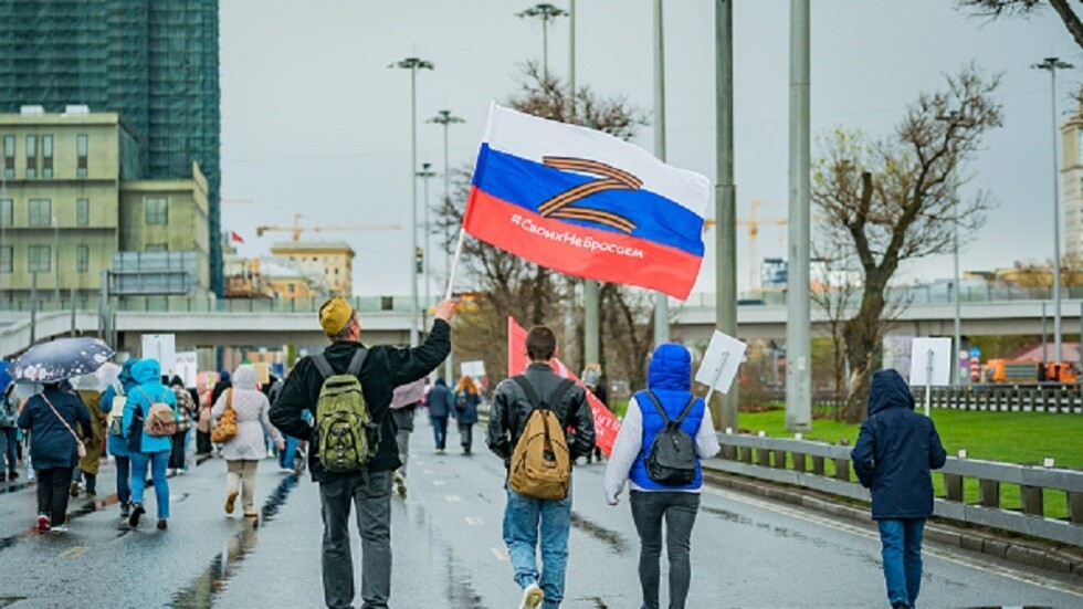 جنرال فرنسي يتحدث عن ضرب مواكب "عيد النصر" الروسية وبوشكوف يرد