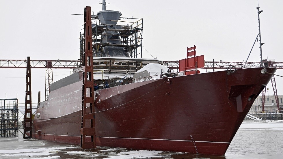 روسيا تنزل إلى المياه سفينة حاملة لصوارخ "كاليبر" المجنحة