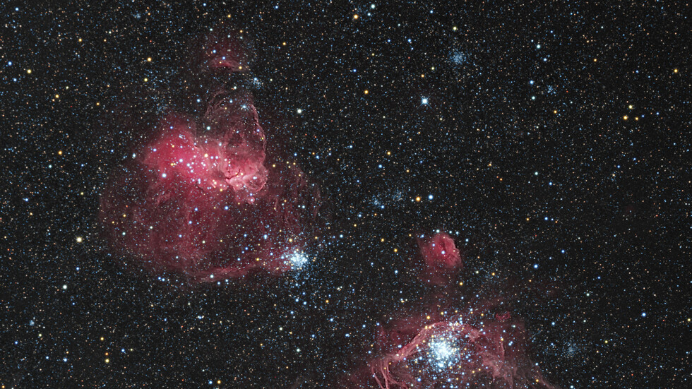 هابل يرصد لقطات