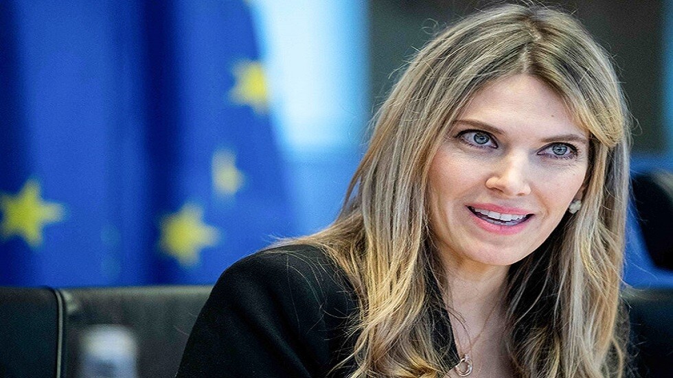 مداهمة مكاتب البرلمان الأوروبي في بروكسل وفتح 