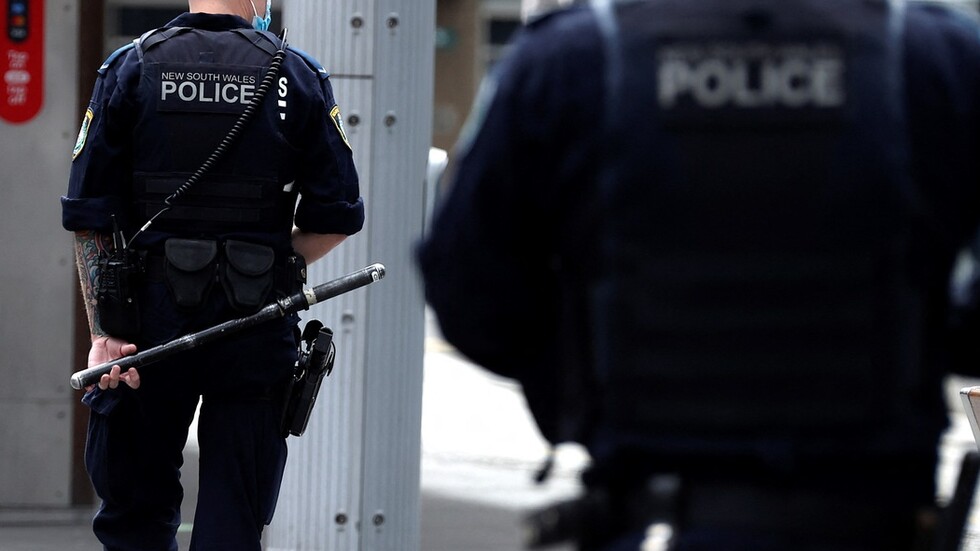 مقتل 6 أشخاص بينهم رجلا شرطة في اشتباك مسلح بريف أستراليا