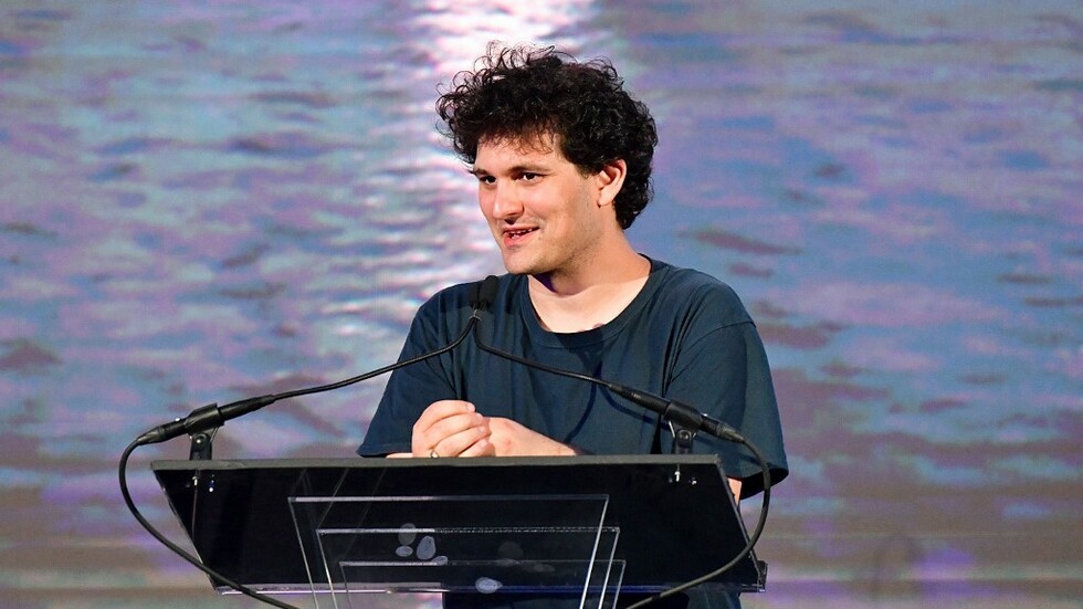 اعتقال مؤسس بورصة العملات المشفرة FTX