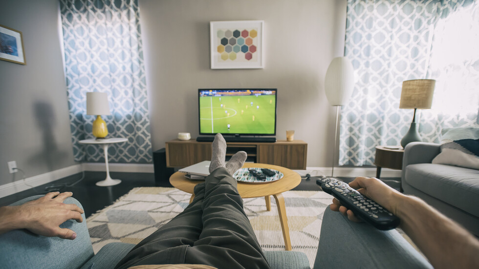 كلما زادت مشاهدة التلفزيون زاد الألم الجسدي الذي تشعر به بمرور الوقت!